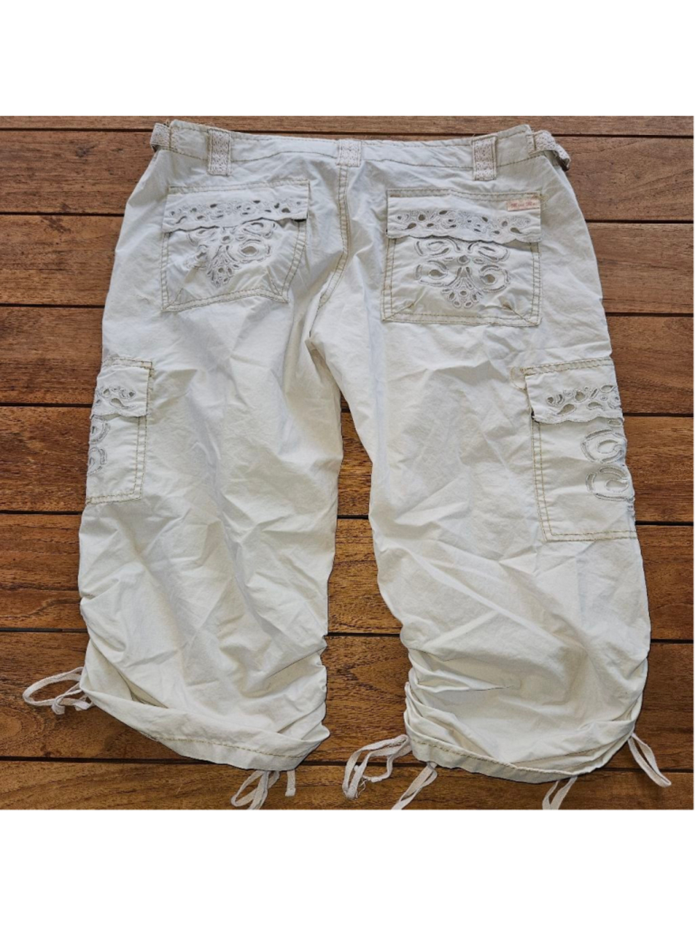 Miss Me Eyelet Cargo Capris 100% Cotton Size L - Picture 2 of 7